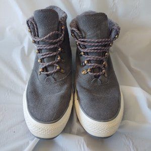 Converse Chuck Taylor High Top Boots/Sneakers